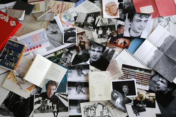 foto's, bundels, tijdschriften, knipsels, notitieboekjes, fotodoos